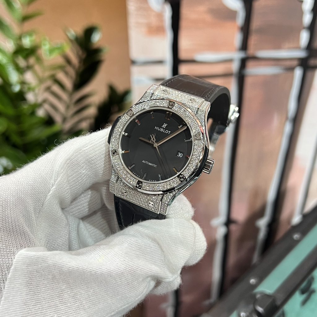 Hublot Classic Fusion Custom Diamonds Moissanite Hong Kong Black 42mm (1)