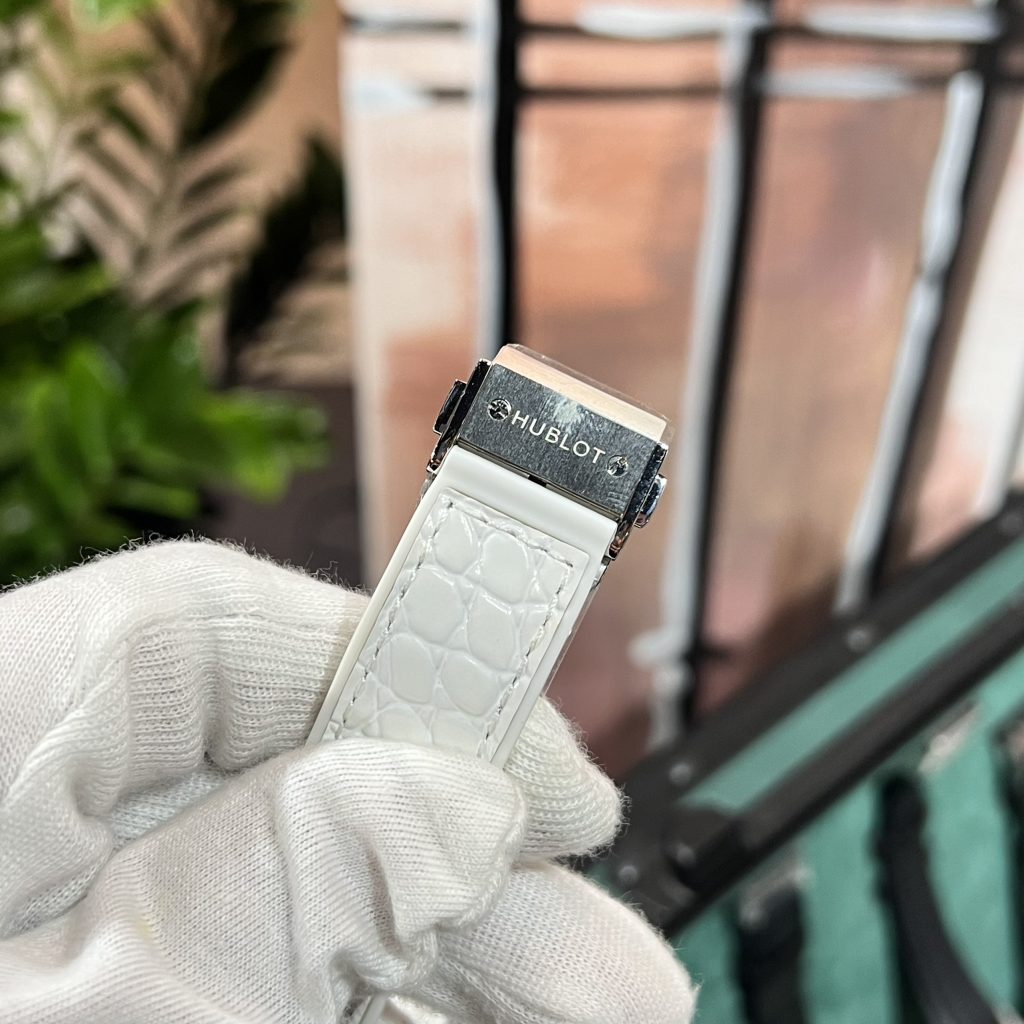 Hublot Classic Fusion Custom Diamonds Moissanite White 38mm (9)