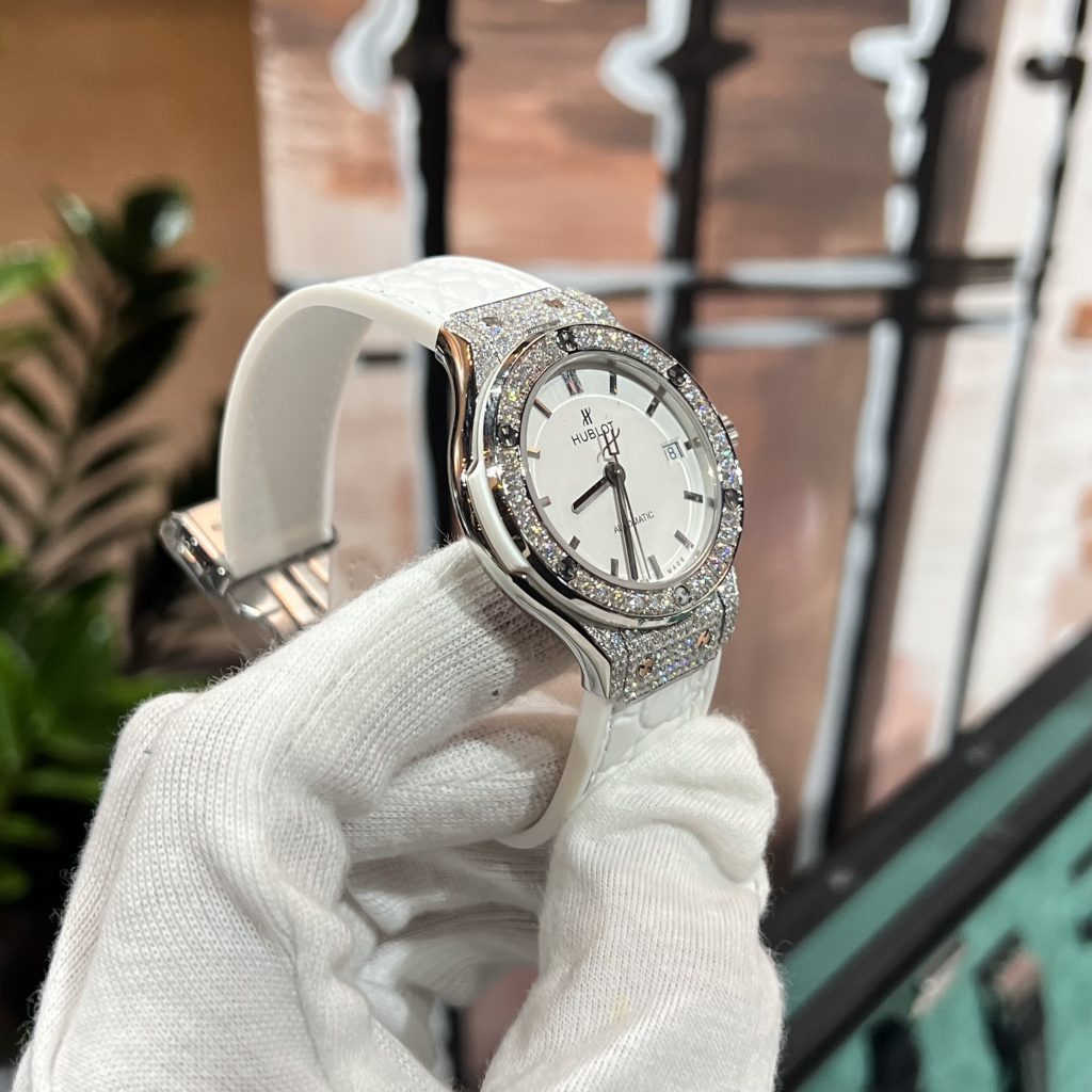 Hublot Classic Fusion Custom Diamonds Moissanite White 38mm (9)