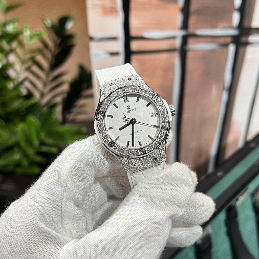 Hublot Classic Fusion Custom Diamonds Moissanite White 38mm (9)
