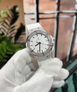 Hublot Classic Fusion Custom Diamonds Moissanite White 38mm (9)