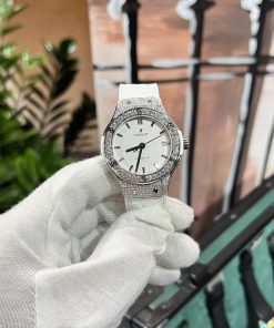 Hublot Classic Fusion Custom Diamonds Moissanite White 38mm (9)
