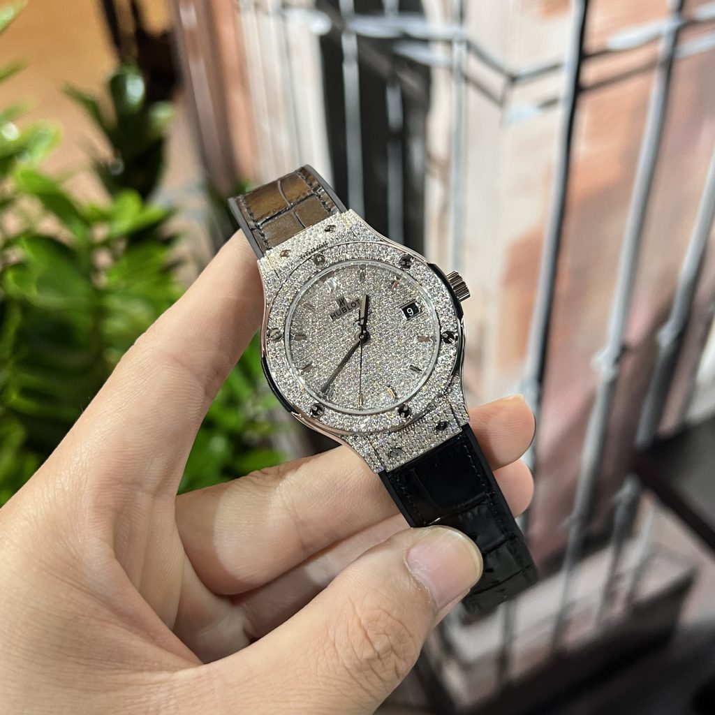 Hublot Classic Fusion Custom Full Diamonds Moissanite 38mm (3)