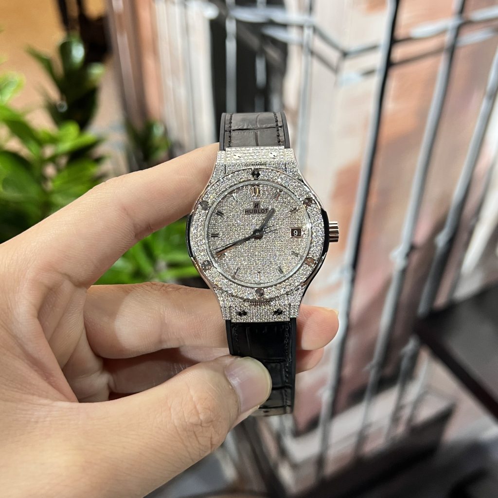 Hublot Classic Fusion Custom Full Diamonds Moissanite 38mm (3)