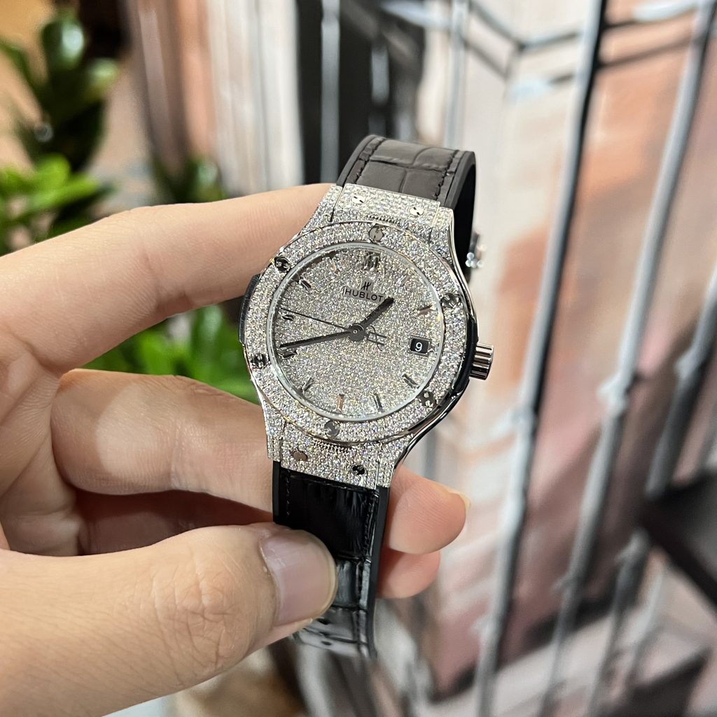 Hublot Classic Fusion Custom Full Diamonds Moissanite 38mm (3)