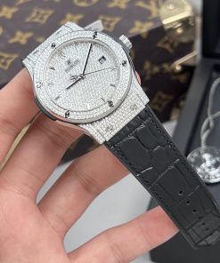Hublot Classic Fusion Custom Full Diamonds Moissanite Replica Watches 42mm (1)