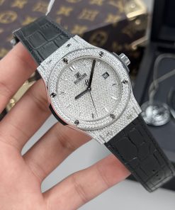 Hublot Classic Fusion Custom Full Diamonds Moissanite Replica Watches 42mm (1)