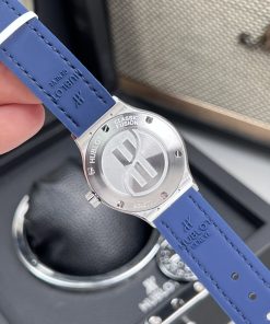 Hublot Classic Fusion Custom Full Moissanite Diamonds Blue Dial Womens Replica Watches 33mm (2)