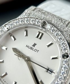 Hublot Classic Fusion Custom Full Moissanite Diamonds Women 33mm (10)