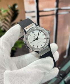 Hublot Classic Fusion Custom Moissanite Diamonds White Dial 38mm (1)