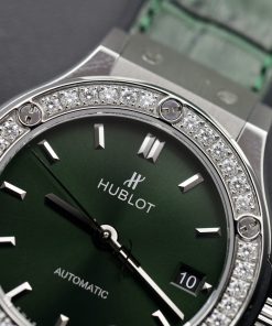 Hublot Classic Fusion Customs Bezel Moissanite Green Color 38mm (2)