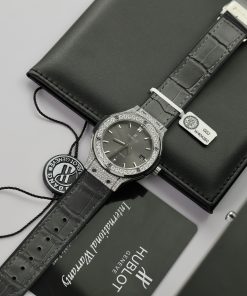 Hublot Classic Fusion Customs Moissanite Diamonds Gray Dial Best Replcia 38mm (1)