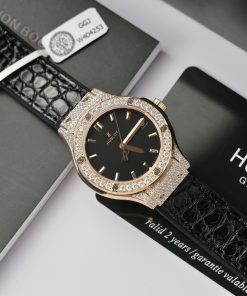 Hublot Classic Fusion King Gold Black Customs Full Moissanite Diamonds HBF 33mm (6)