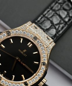 Hublot Classic Fusion King Gold Black Customs Full Moissanite Diamonds HBF 33mm (6)