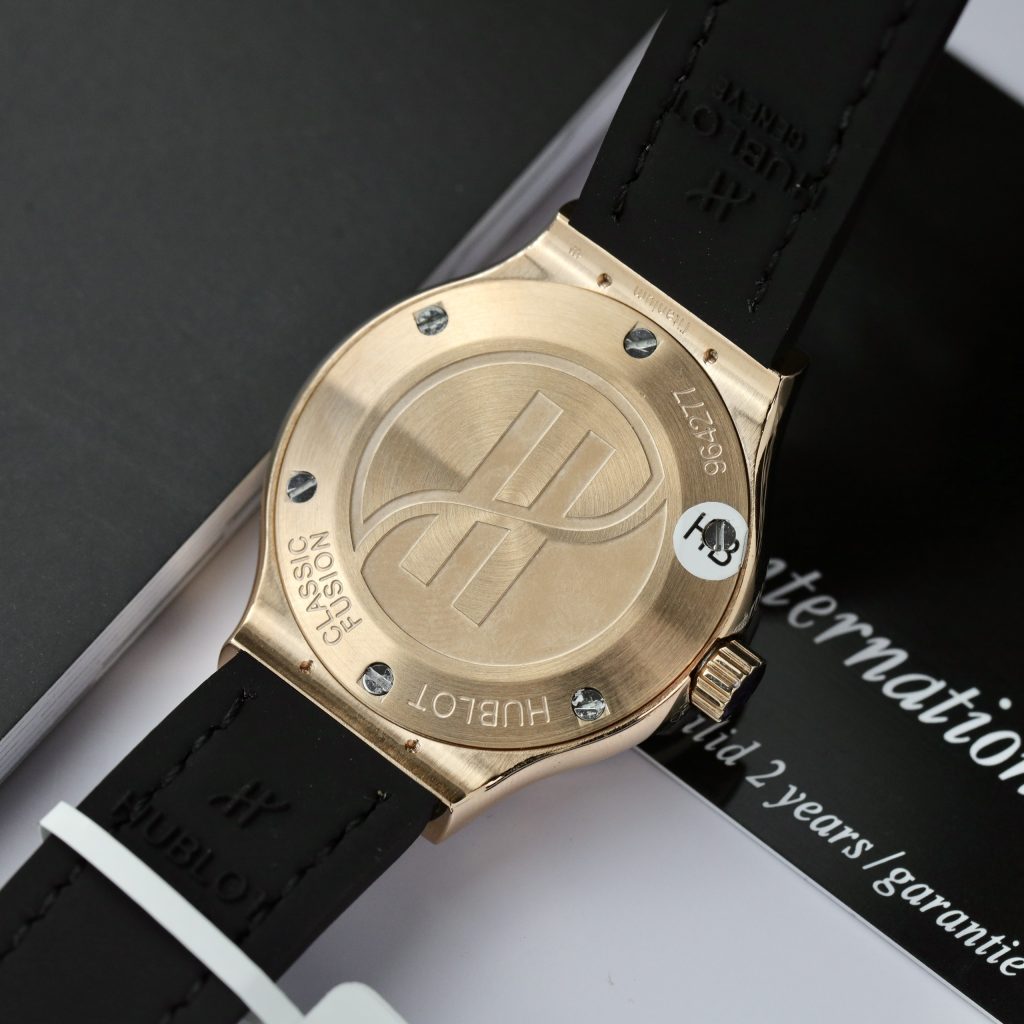 Hublot Classic Fusion King Gold Gray Customs Full Moissanite Diamonds HBF 33mm (7)