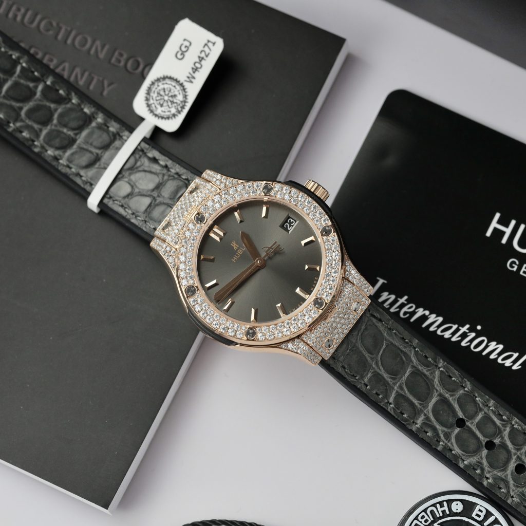 Hublot Classic Fusion King Gold Gray Customs Full Moissanite Diamonds HBF 33mm (7)