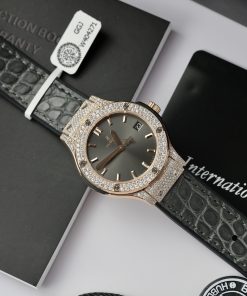 Hublot Classic Fusion King Gold Gray Customs Full Moissanite Diamonds HBF 33mm (7)