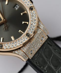 Hublot Classic Fusion King Gold Gray Customs Full Moissanite Diamonds HBF 33mm (7)