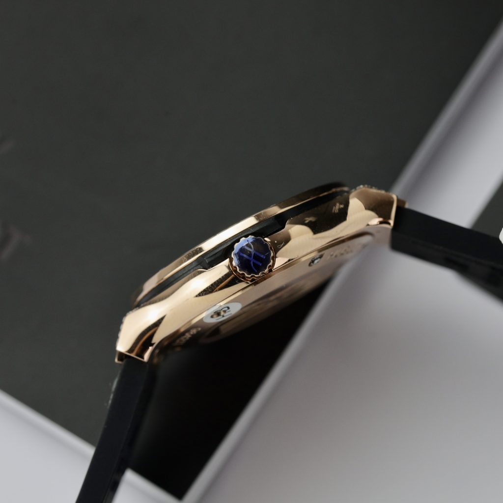 Hublot Classic Fusion King Gold Gray Customs Full Moissanite Diamonds HBF 33mm (7)