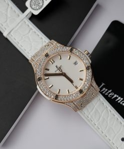 Hublot Classic Fusion King Gold White Customs Full Moissanite Diamonds HBF 33mm (8)