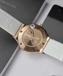 Hublot Classic Fusion King Gold White Customs Full Moissanite Diamonds HBF 33mm (8)