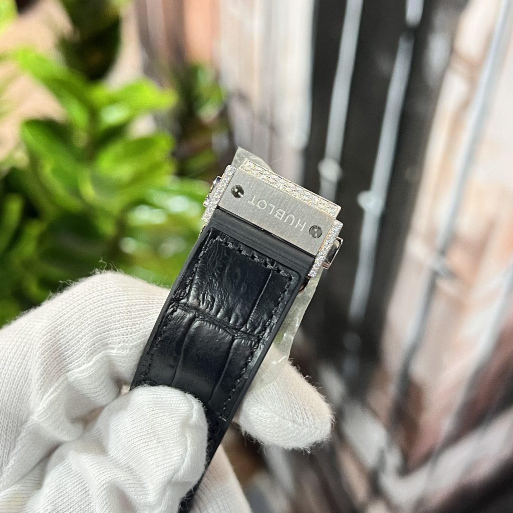 Hublot Classic Fusion Replica Watches Custom Mossanite Diamonds Skull 42mm (2)