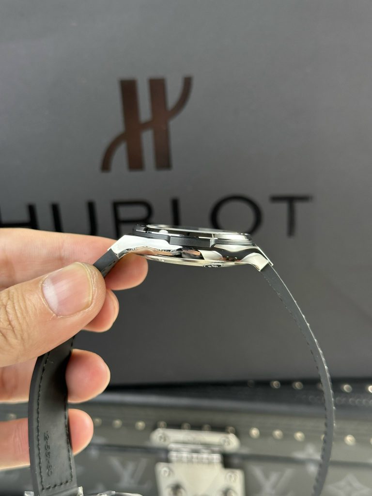 Hublot Classic Fusion Titanium Gray Best Replica JJ Factory 2024 38mm (1)