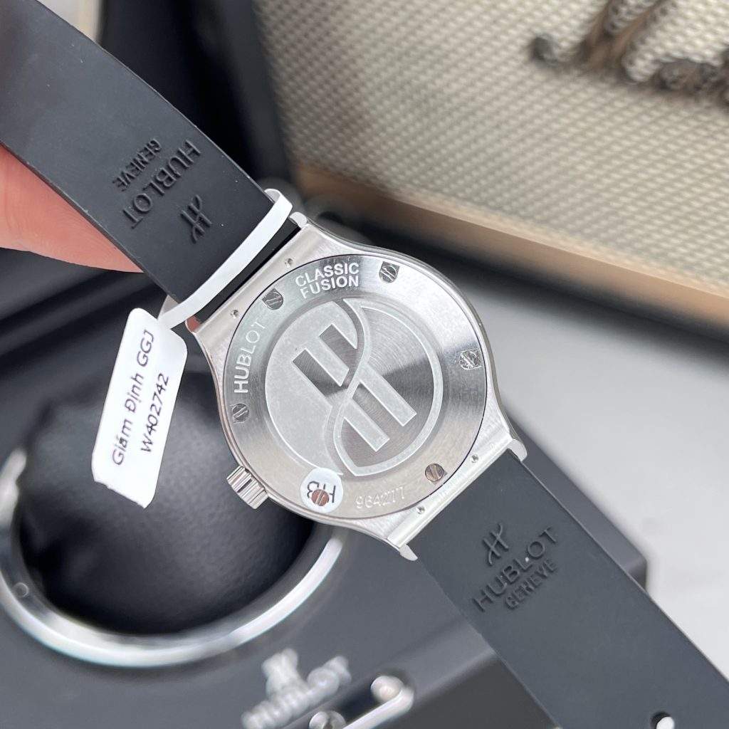 Hublot Classic Fusion Womens Custom Full Moissanite Diamonds Black Dial Replica Watches 33mm (2)