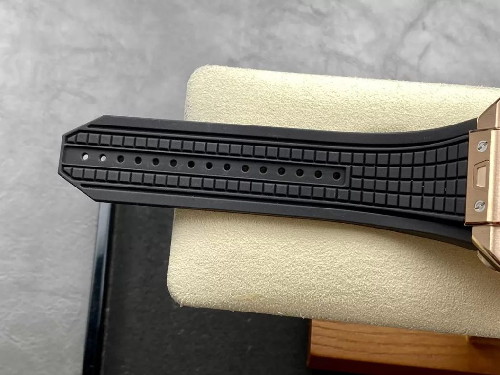 Hublot Square Bang Unico Ceramic King Gold Replica Watches BBF 42mm (1)