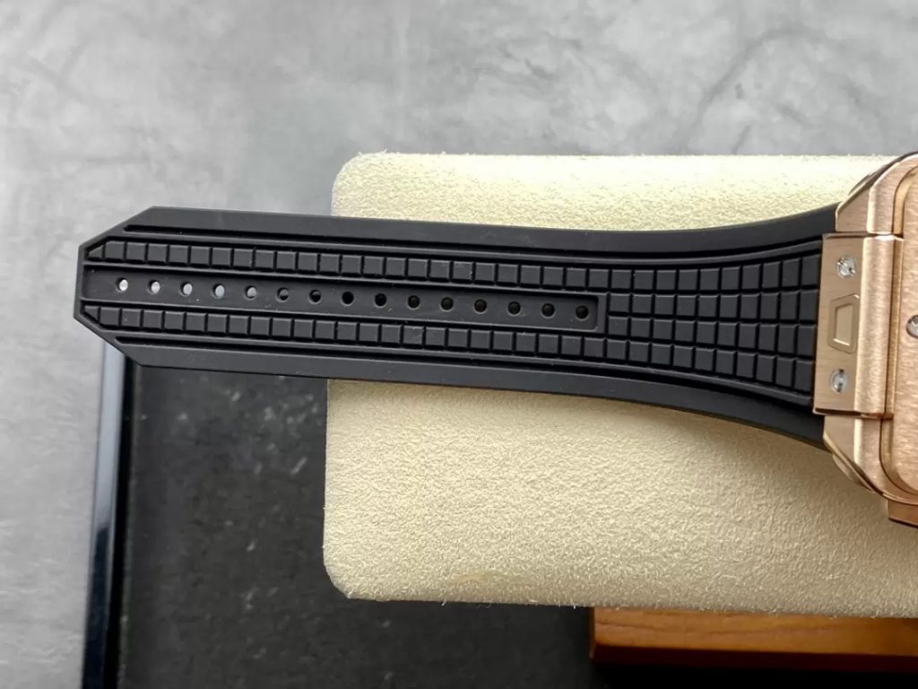 Hublot Square Bang Unico King Gold Replica Watches Best Quality 42mm (1)