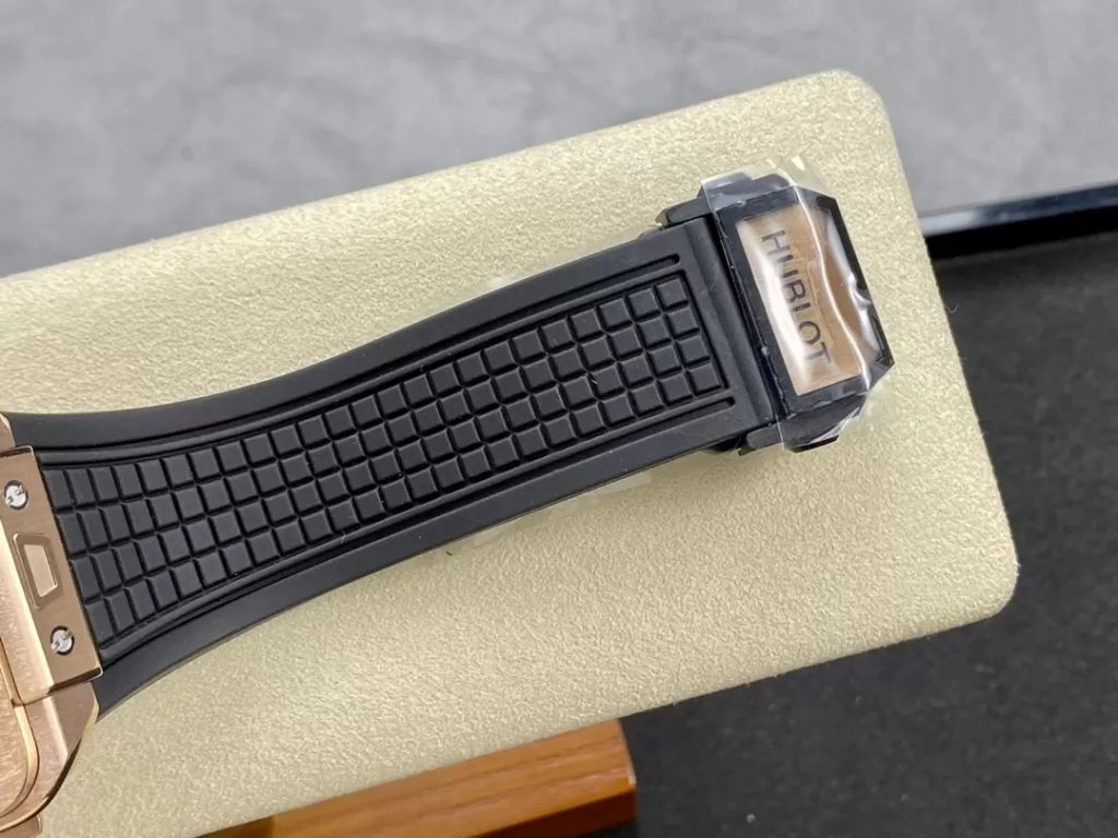 Hublot Square Bang Unico King Gold Replica Watches Best Quality 42mm (1)