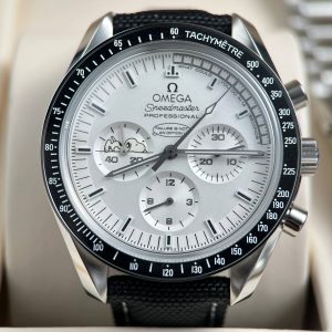 Omega Speedmaster Anniversary Snoopy White Dial Super Clone Watches New Edition 2025 42mm (1)