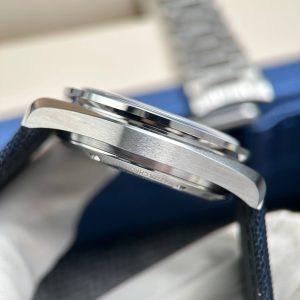 Omega Speedmaster Anniversary Snoopy Replica Watches New Edition 2025 42mm (1)