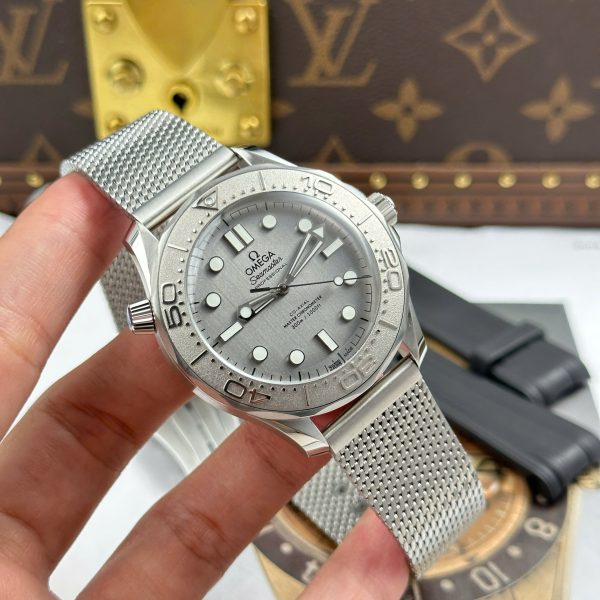Omega Copies Watches Seamaster Diver 300m Gray Dial VS Factory 42mm (1)
