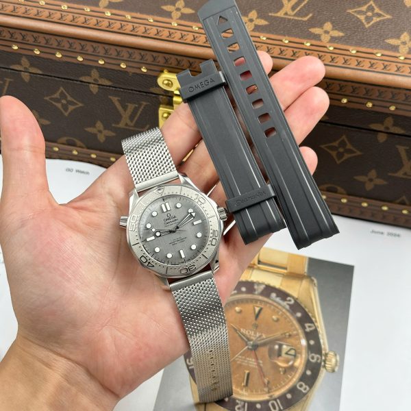 Omega Copies Watches Seamaster Diver 300m Gray Dial VS Factory 42mm (1)