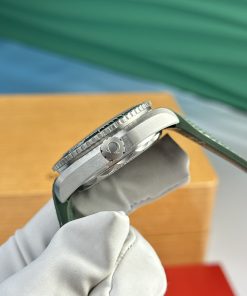 Omega Planet Ocean 600M Gray Dial Bezel Green Ceramic Best Replica VSF (1)