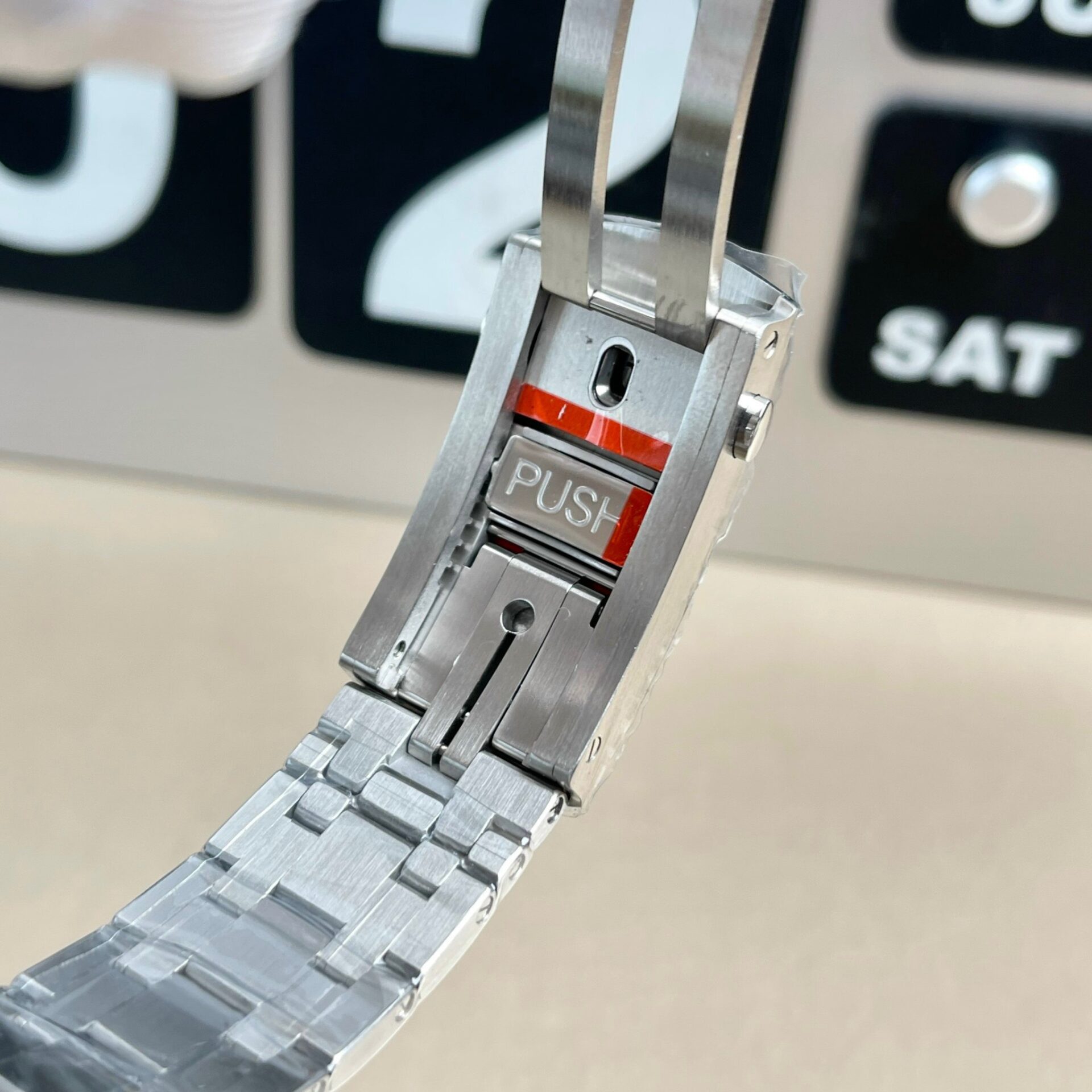 Omega Seamaster Diver 300M Co-Axial Master Best Replica VS 42mm (2) Omega Seamaster Diver 300M Co-Axial Master Best Replica VS 42mm (1)