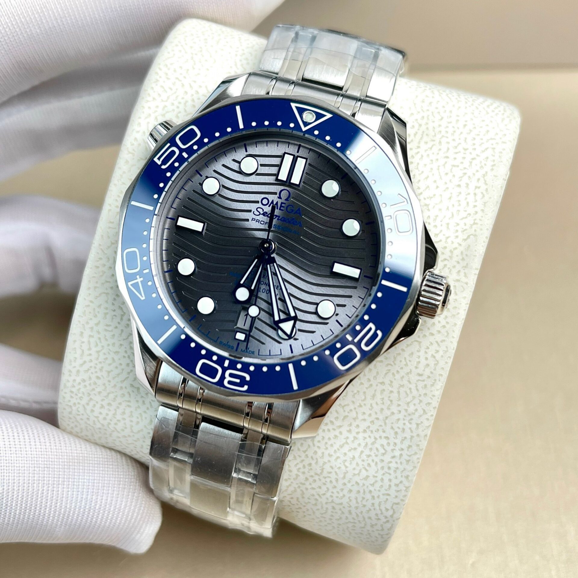 Omega Seamaster Diver 300M Co-Axial Master Best Replica VS 42mm (6) Omega Seamaster Diver 300M Co-Axial Master Best Replica VS 42mm (1)