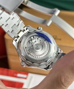 Omega Seamaster Diver 300M Master Chronometer Green Replica Watch VS Factory (1)