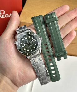 Omega Seamaster Diver 300M Master Chronometer Green Replica Watch VS Factory (1)