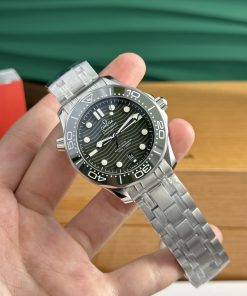 Omega Seamaster Diver 300M Master Chronometer Green Replica Watch VS Factory (1)