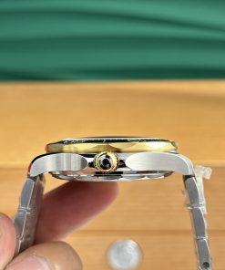 Omega Seamaster Diver 300M Replica Watches VS Factory Demi Gold (5)