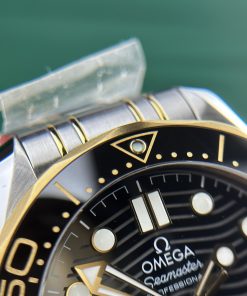 Omega Seamaster Diver 300M Replica Watches VS Factory Demi Gold (5)