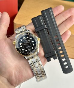 Omega Seamaster Diver 300M Replica Watches VS Factory Demi Gold (5)