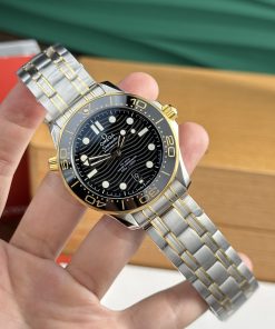 Omega Seamaster Diver 300M Replica Watches VS Factory Demi Gold (5)