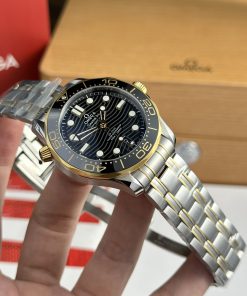 Omega Seamaster Diver 300M Replica Watches VS Factory Demi Gold (5)