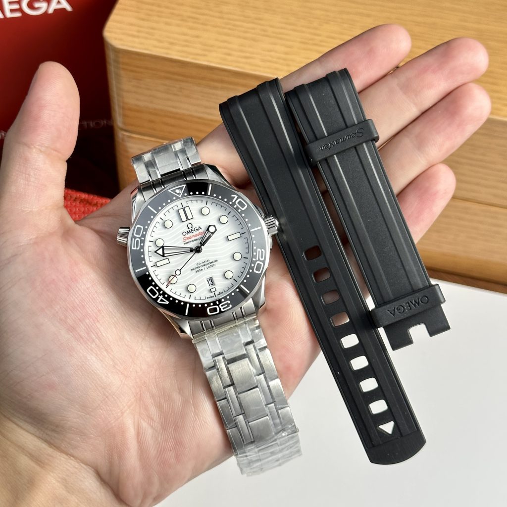 Omega Seamaster Diver 300m Co-Axial White Dial Best Replica Watch VS Factory 41mm (4)