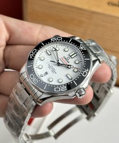 Omega Seamaster Diver 300m Co-Axial White Dial Best Replica Watch VS Factory 41mm (4)