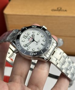 Omega Seamaster Diver 300m Co-Axial White Dial Best Replica Watch VS Factory 41mm (4)