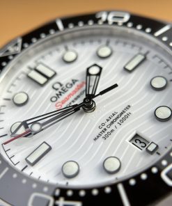 Omega Seamaster Diver 300m Co-Axial White Dial Best Replica Watch VS Factory 41mm (4)